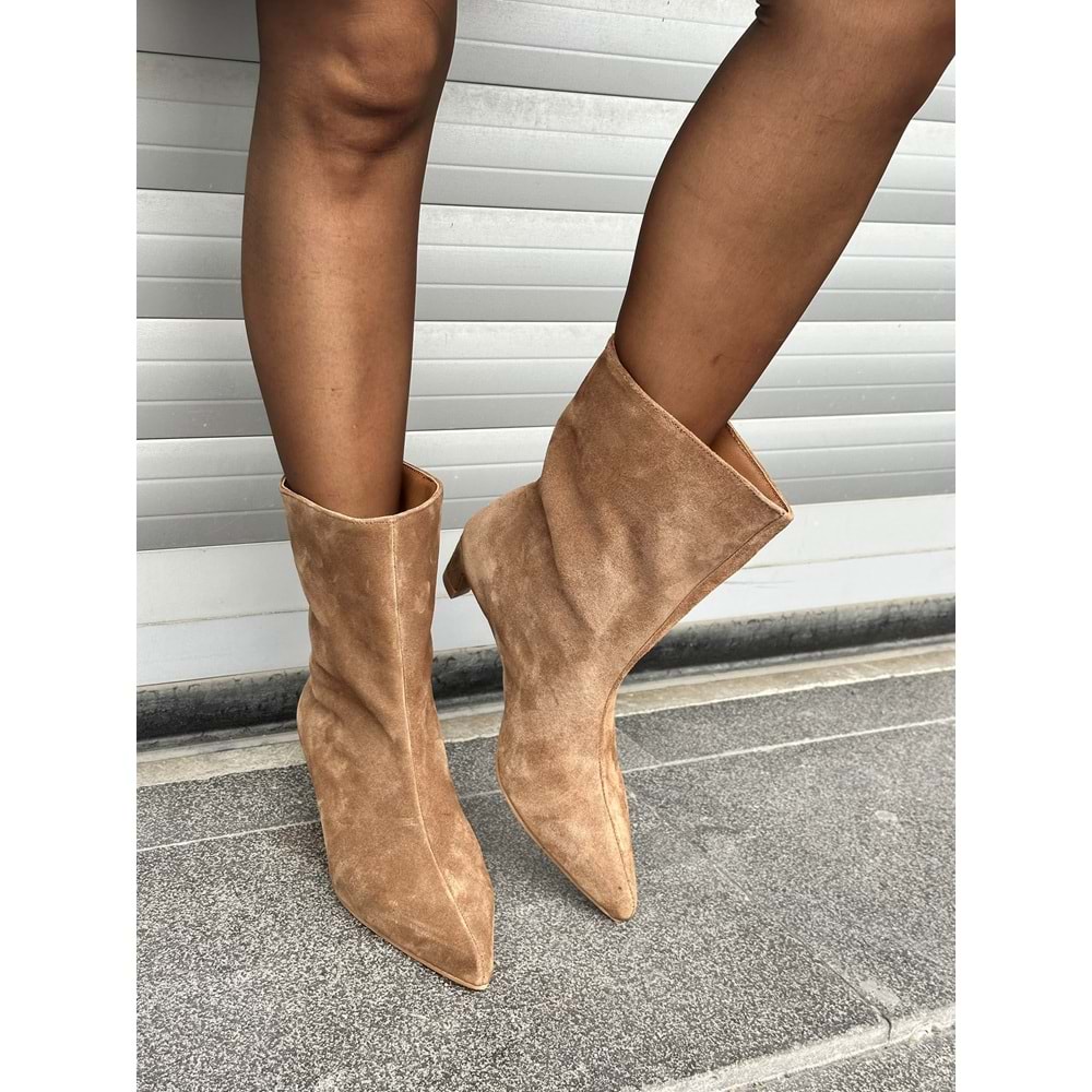 Taba Süet İnce Topuklu (Kitten Heel) Bot