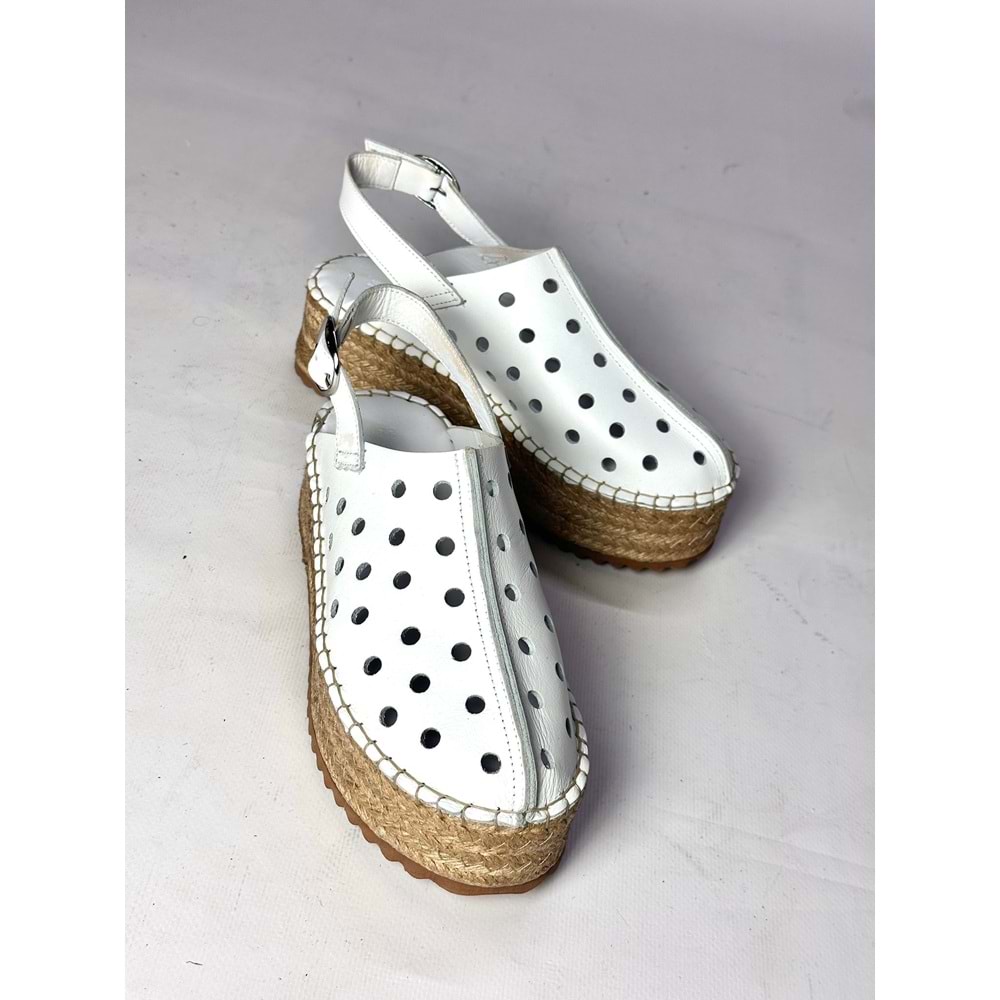 Beyaz Delikli Örgü Platform Sandalet