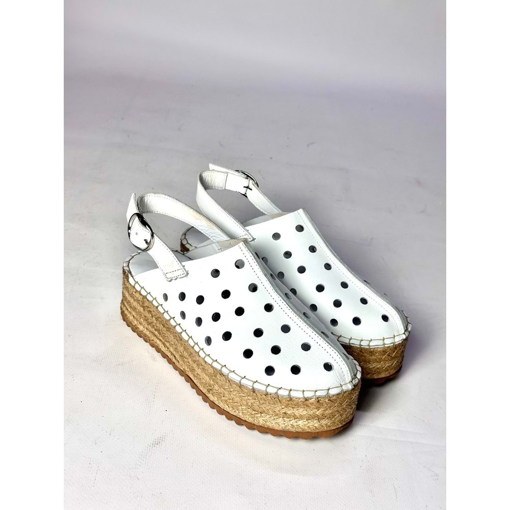 Beyaz Delikli Örgü Platform Sandalet