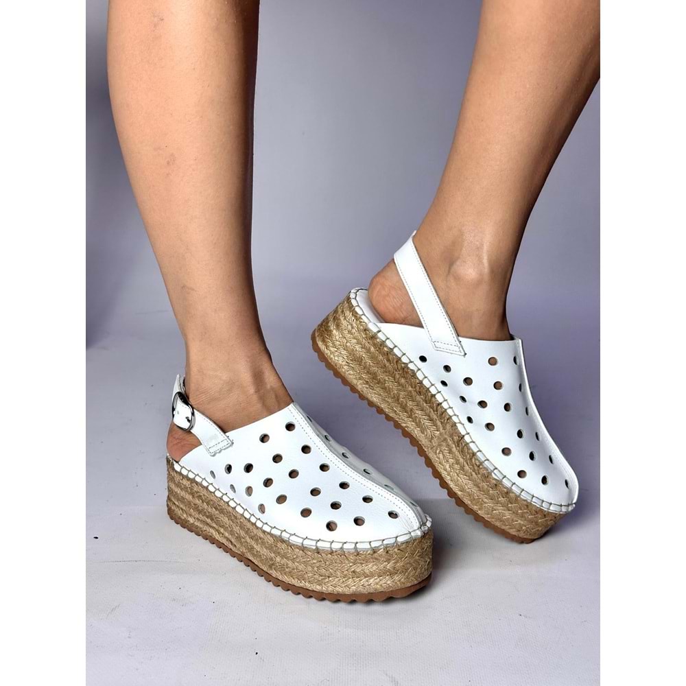 Beyaz Delikli Örgü Platform Sandalet