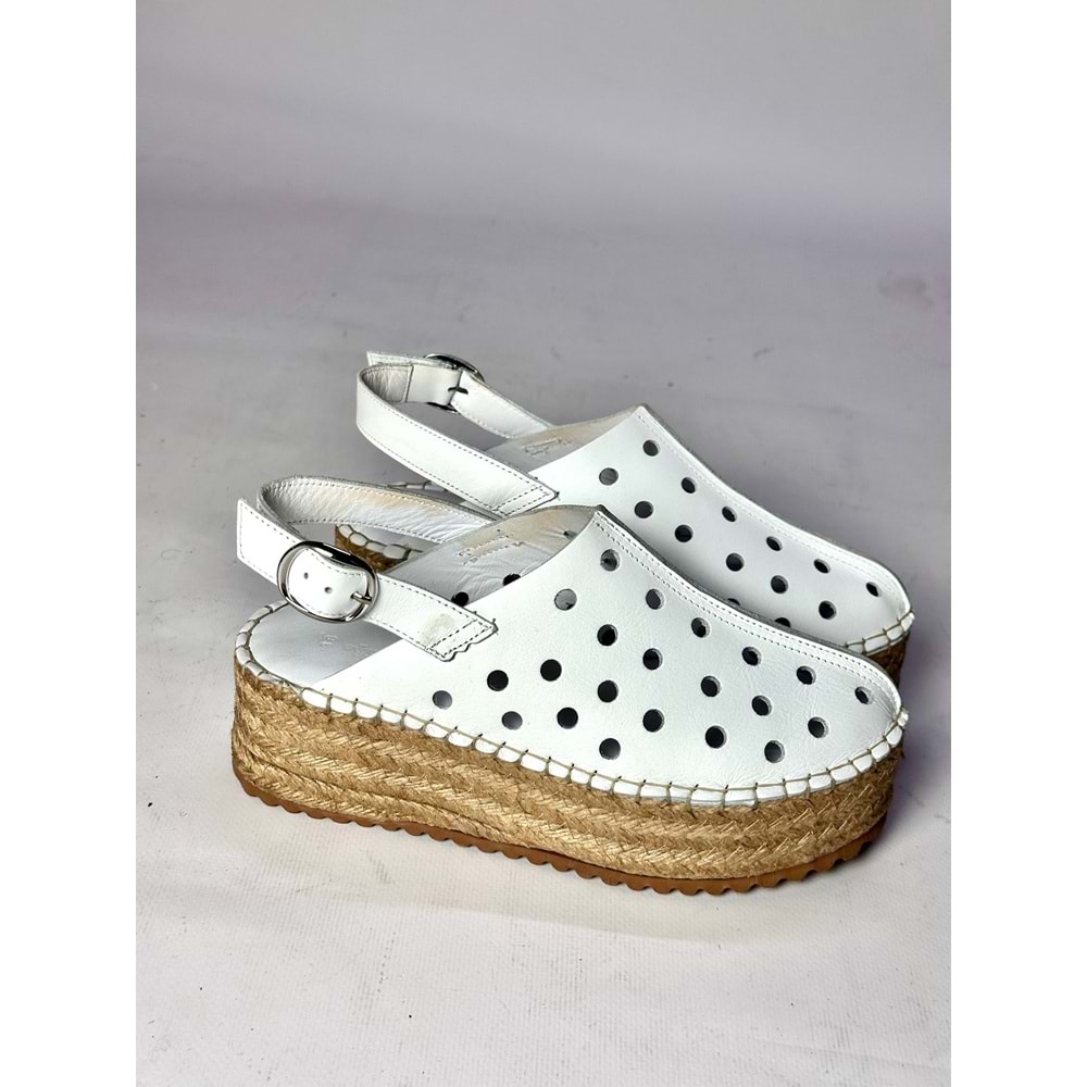 Beyaz Delikli Örgü Platform Sandalet