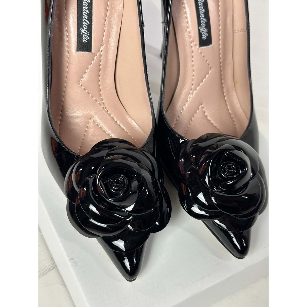 Siyah Rugan Desenli Stiletto Topuklu Ayakkabı